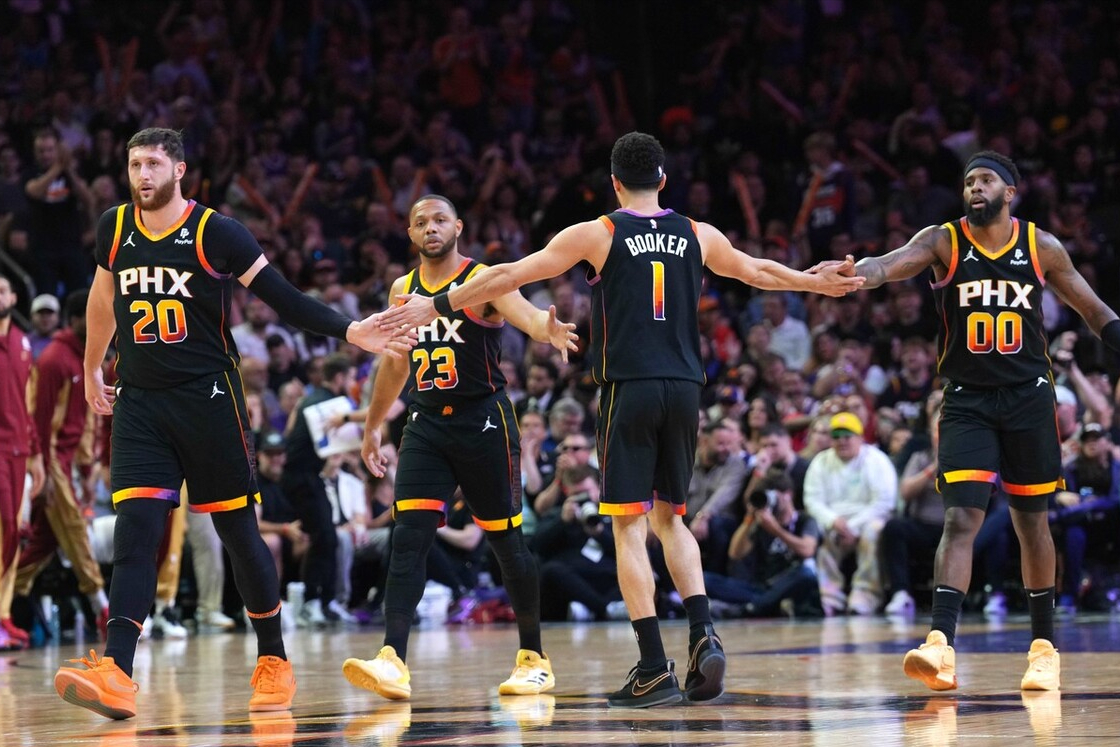 包含NBA季后赛今晨走向成谜，阿斯顿维拉遗憾出局，气氛紧张，资深球员宣示担当的词条